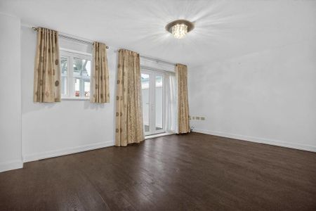 4 bedroom detached house to rent - Photo 3