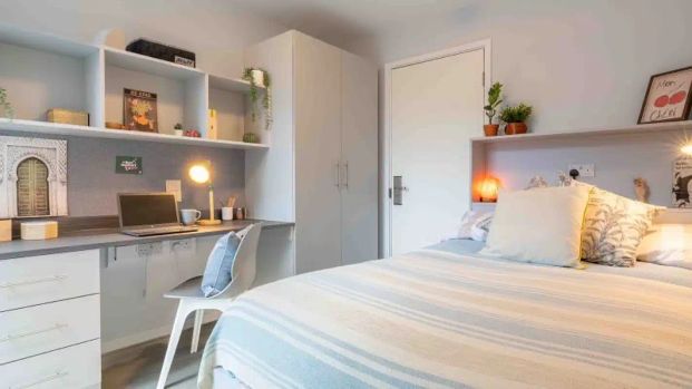 Platinum 2 Bed Apt Plus - Photo 1