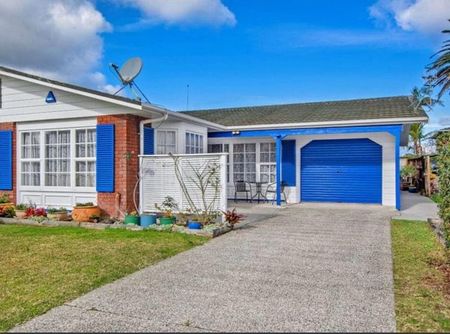 MOVE IN BEFORE CHRISTMAS. - Photo 3