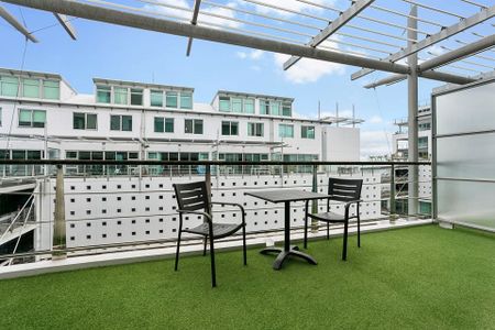 Auckland's CBD Premier Waterfront Location - Photo 2