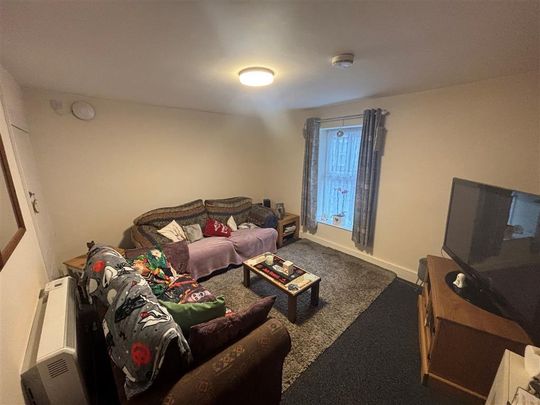 Station Street - Photo 1