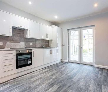Georges Road, Sale, Cheshire, M33 - Photo 3