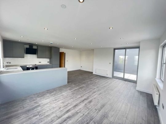 Hermit Road, Canning Town - Photo 1