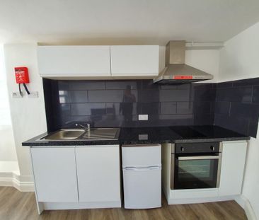 Studio to rent - Photo 2