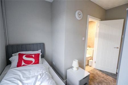 3 bedroom terraced house to rent - Photo 5