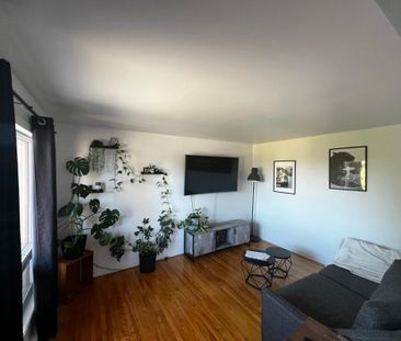 5 ½ à louer à Contrecœur – Dernier étage – 1 350 $ disponible le 1 ... - Photo 2