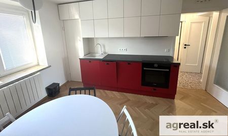 2-izbový byt na Cyprichovej ulici - Fotografia 2