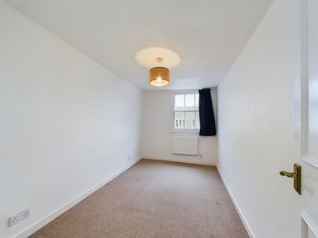 London Road, Cheltenham, Gloucestershire, GL52 - Photo 2