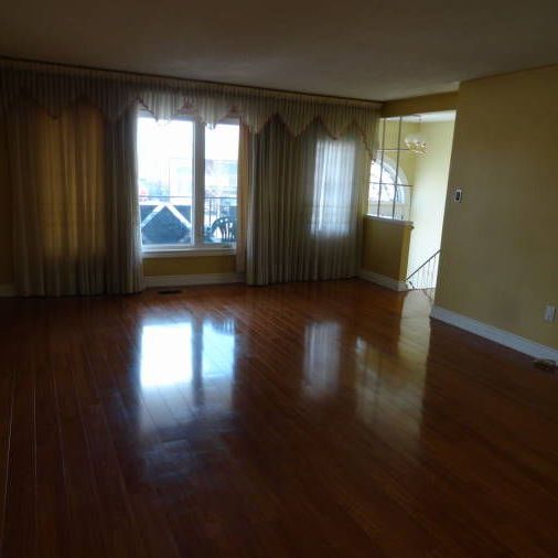 For Lease - 879 Consort Crescent, Mississauga, Ontario - Photo 1