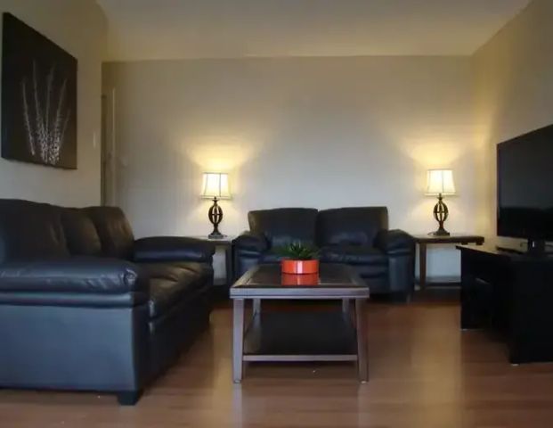 Downtown/River Valley Condo - Fully Furnished | 9725 106 St. NW, Edmonton - Photo 1