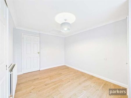 Howth Drive, Woodley, Reading, Berkshire, RG5 - Photo 4