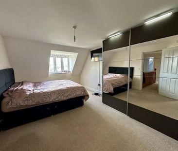 4 bedroom detached house to rent - Photo 4