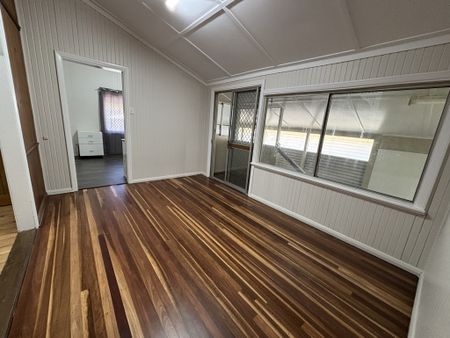 Conveniently Located! - Photo 5