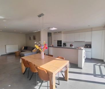 centraal gelegen woning met 3 slaapkamers en achterliggend tuin met... - Photo 2