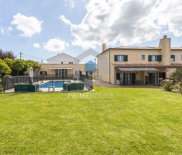 House T5 in Azeitão (São Lourenço e São Simão), Setúbal - Photo 1