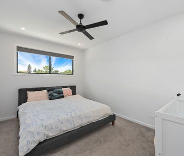 Luxurious freestanding three-bedroom home in prime suburb! - Photo 5