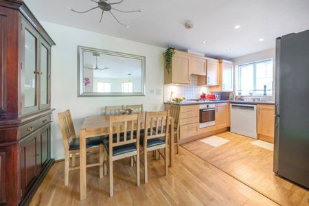 Chandler Way, London, SE15 - Photo 5