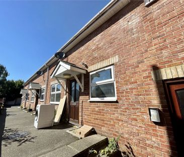 Wimborne Road, Bournemouth, Dorset, BH9 - Photo 6