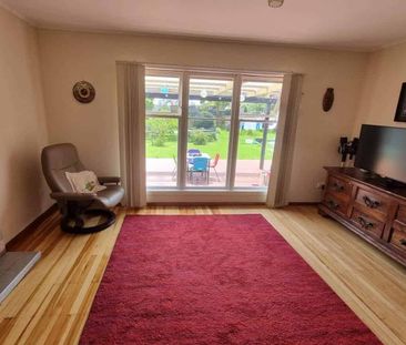 Te Atatu South - 4 BEDROOMS - FULL SITE! - Photo 3