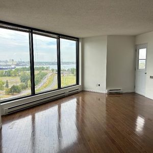 CONDO DE PRESTIGE À LOUER - Photo 2