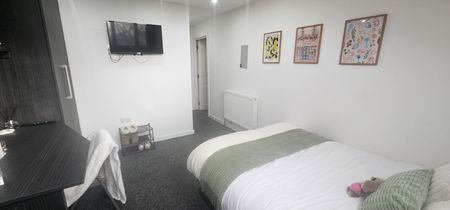 2 Bed - Flat 3, 24 Kensington Terrace, Hyde Park, Leeds - LS6 1BE - Student - Photo 3