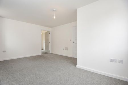 3 bedroom semi-detached house to rent - Photo 2