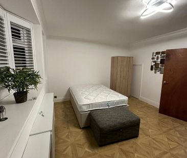 1 bedroom in a house share to rent - Photo 4