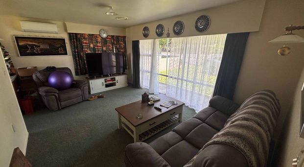 Tidy 2 bedroom unit - Photo 1