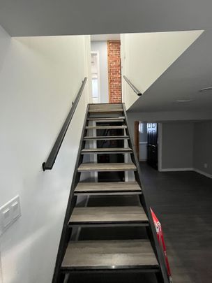 For Lease - 259 Tiffin Street, Barrie, Ontario - Photo 1