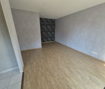 Location Appartement 2 pièces 44m² AIRE SUR LA LYS 62120 - Photo 3