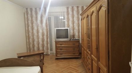 Apartament cu 3 camere, Centru - Fotografie 2