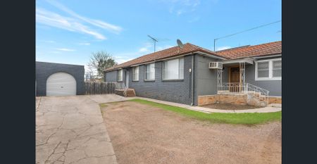 Neat & Tidy 2 Bedroom Home - Photo 2