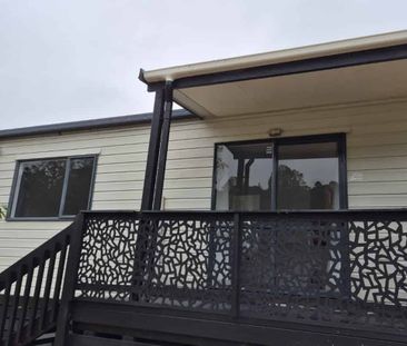 Charming Rural Cottage – Peaceful Living in Puhoi - Photo 5