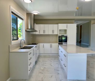 NEWLY RENOVATED! 2 BEDROOMS WITH ENSUITES HOUSE - Photo 3