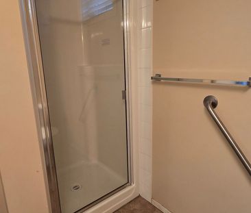 FREE 1 month rent 2-Bedroom + Den, 2-Bathroom Condo - Photo 2