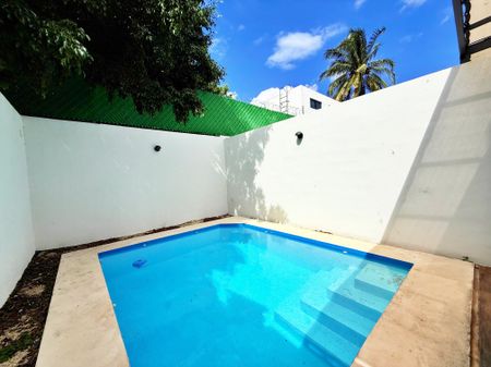TOWNHOUSE EN RENTA AMUEBLADO CON PISCINA EN MONTECRISTO - Foto 4