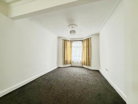 3 bedroom end of terrace house to rent - Photo 4
