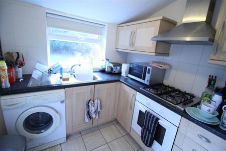 3 bedroom private hall to rent - Photo 5