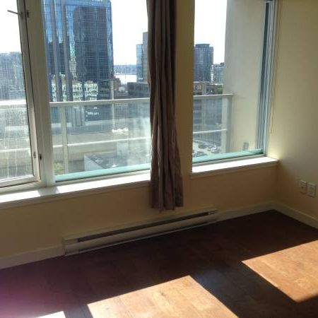 $2800/Conveniently One Bed plus Den unit - Photo 3