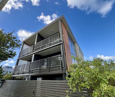 Modern 2BR Apt in Mt Wellington - Photo 6