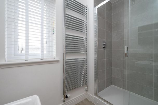 3 bedroom semi-detached house to rent - Photo 1