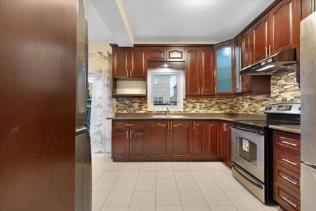 For Lease - 6581 Song Bird Crescent Unit# (Upper), Mississauga, Ontario - Photo 3