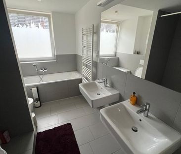 Familienfreundliches 3 Zimmer Wohnung 84 m2 mit Küche in Köln Mülhe... - Photo 6