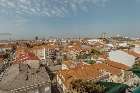 Rua de Santos Pousada, Porto, Porto District 4000-478 - Photo 3