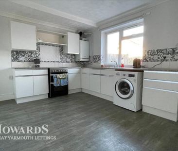 3 bedroom terraced house to rent - Photo 5