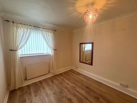 2 bedroom ground floor flat to rent - Photo 3