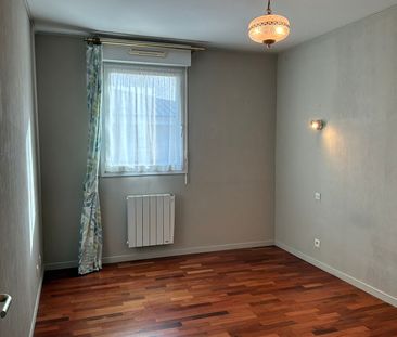 Location Appartement 4 pièces 96m² - Photo 3