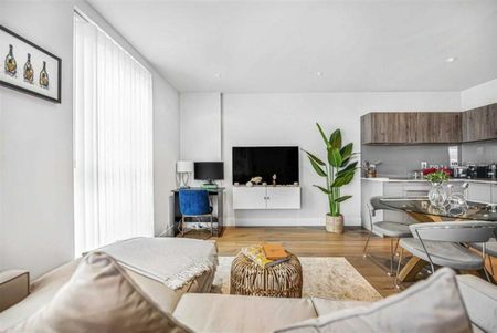 St. Josephs Street, Nine Elms, SW8 - Photo 2