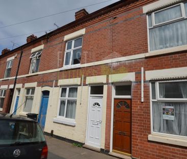 4 bedroom terraced house to rent - Photo 1