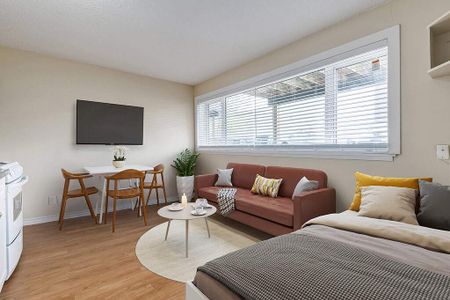 2 Bedroom - Photo 2
